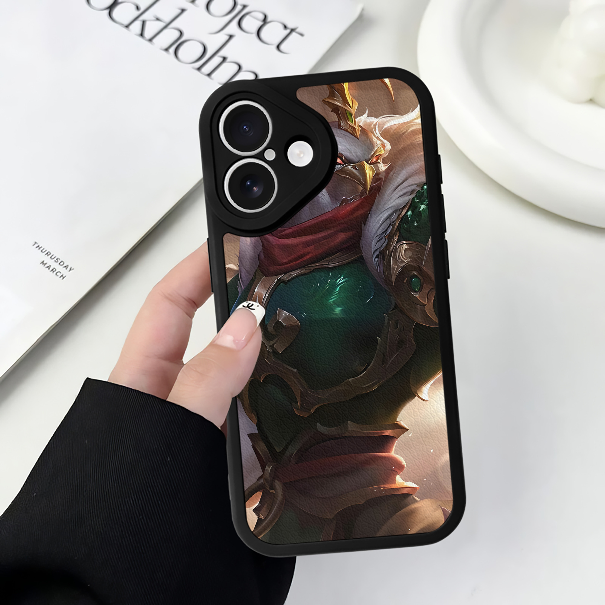 リーグ・オブ・レジェンド League of Legends LOL 【iPhone 16シリーズ対応】シリコンスマホケース（レザー調） 材質：シリコン